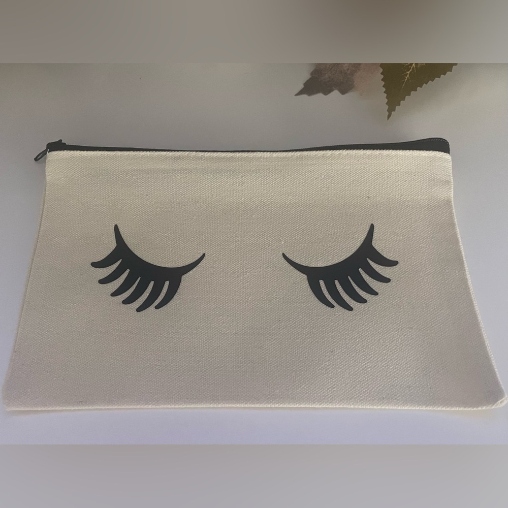 Eyelash Print Canvas Pouch